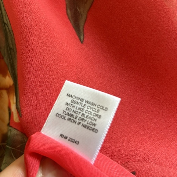 NEW STUNNING Deep Cold Shoulder Floral Blouse - Picture 13 of 15